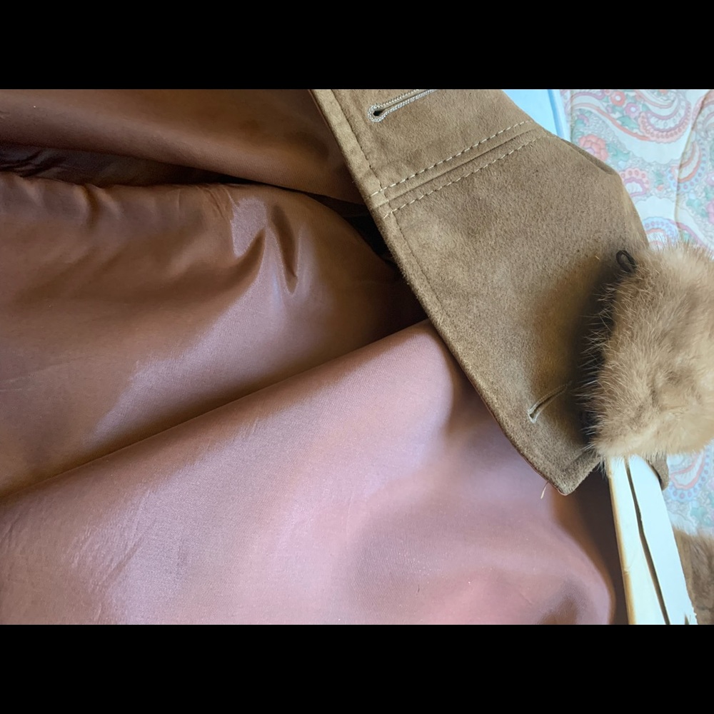 Real Mink Coat With Real Mink Animal Stole. Vintage View 3